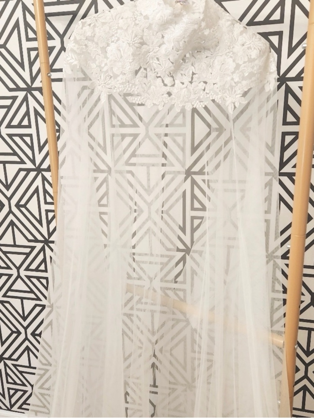 Bhldn Rare Elegant Ivory Bridal Cape - Picture 5 of 11